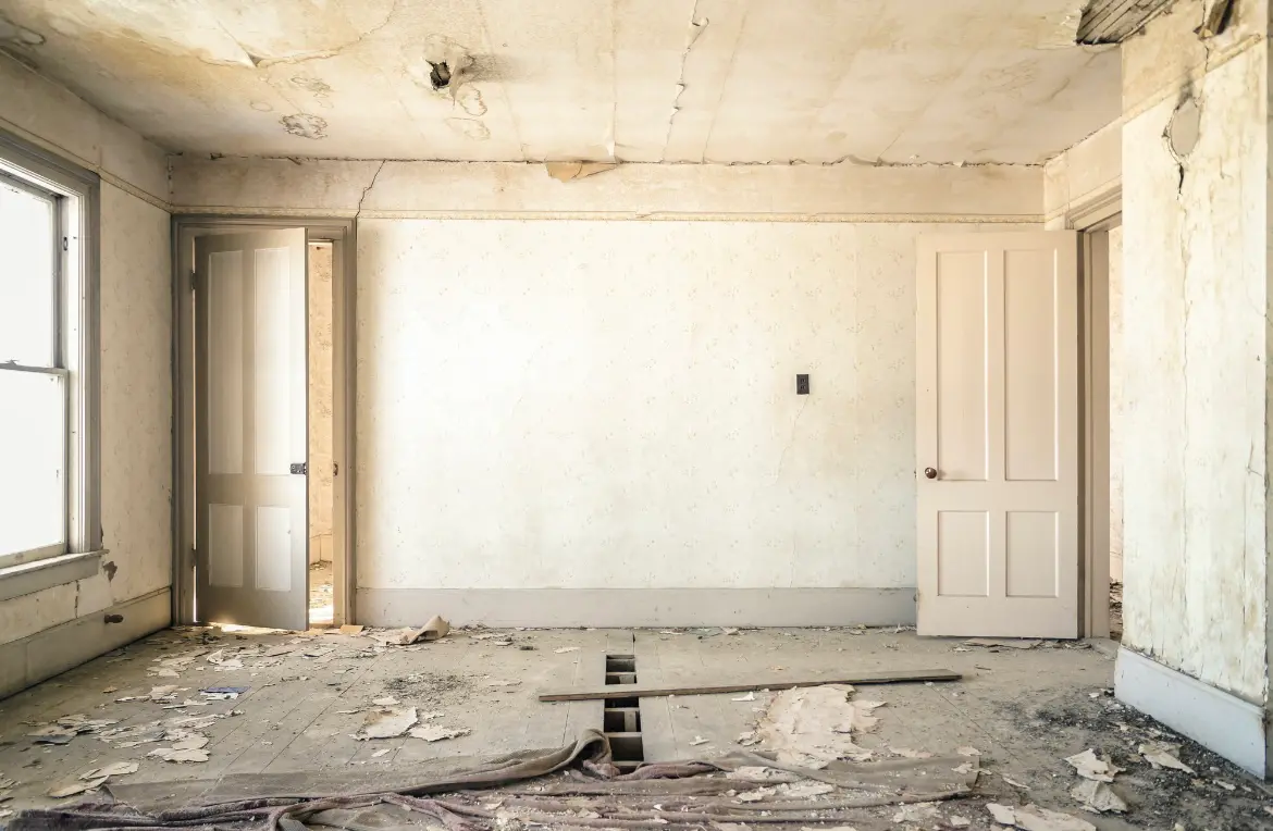 Waste disposal crew managing a cleanout project in Colville